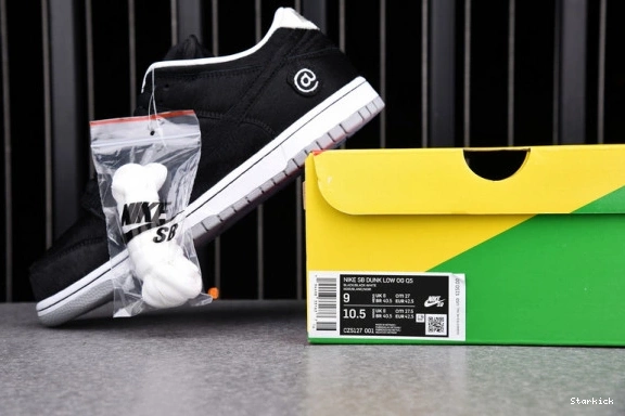 Toy SB Dunk Nike (2020) Medicom Low CZ5127-001 0725